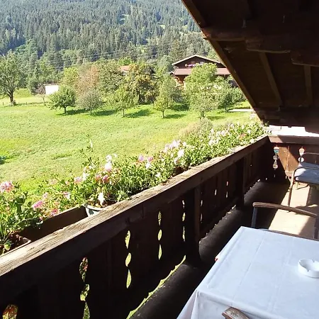 Haus Gastein 公寓 *